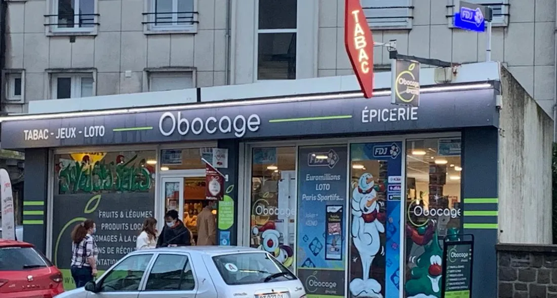 L'individu a commencé son périple au commerce "Ö Bocage".